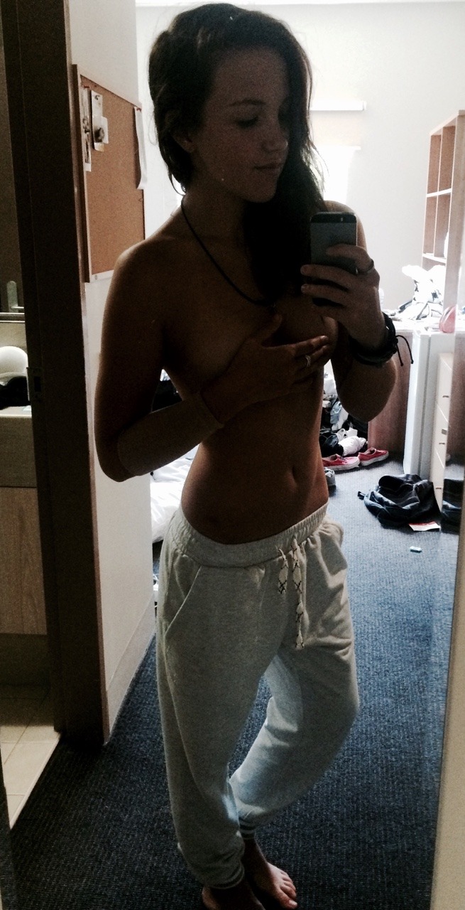 hello-lesbians:  Body positivity. 