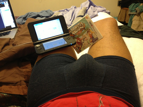 straightandgaymers: More gamer bulges at straightandgaymers.