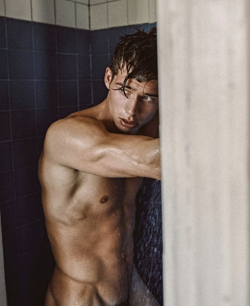 takingoff38:
“Taking Off
The Shower Series, #156.
Click, reblog and follow. Pass me around to all your friends.
”