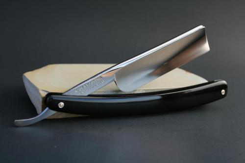 knifepics:  Straight Razor - Japanese Origin