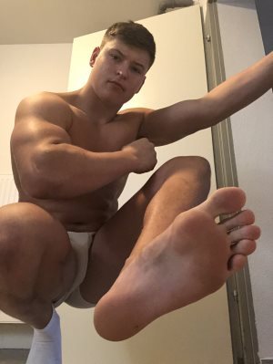 hotmenandfeet: