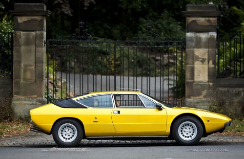 vintageclassiccars:  Lamborghini Urraco P250 - one you can afford.