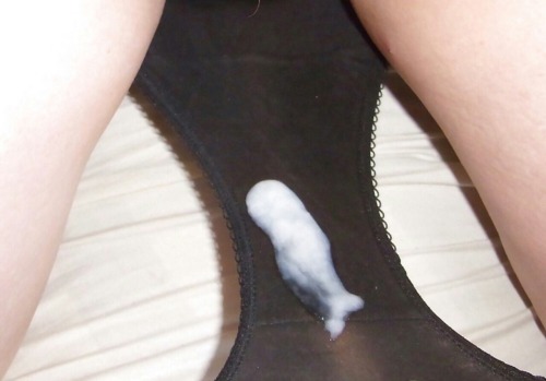 bumsrmytning:  Oh dear… my pussy is so full of spunk I think I’m in for a soggy gusset day.. Might have to see if I can get topped up at lunchtime x GF 