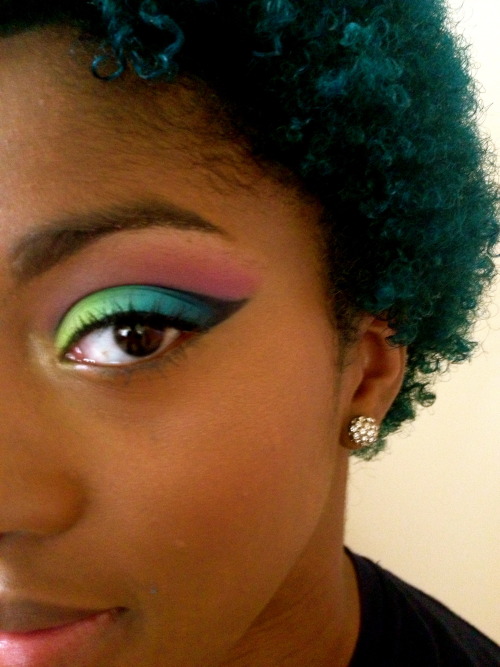 colorfulcuties:  amazinglyaonna:  When boredom strikes, cut the crease! Another look I created using the Take Me To Brazil palette by BH Cosmetics!  ♥ 