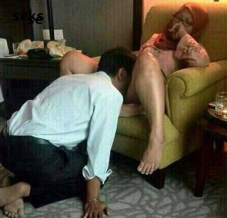 seksoral:  Jilat Cipap Boss Pekerja cemerlang layan nafsu boss untuk cepat naik pangkat.