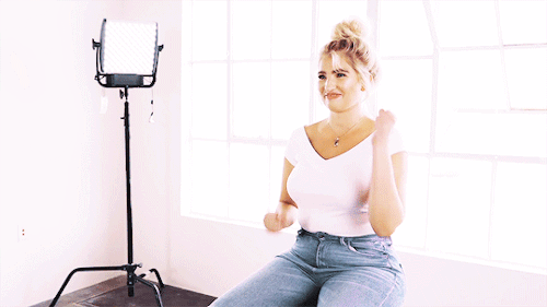 chonimacaroni:forever 21 meets sarina [x]  I’m obsessed with her.