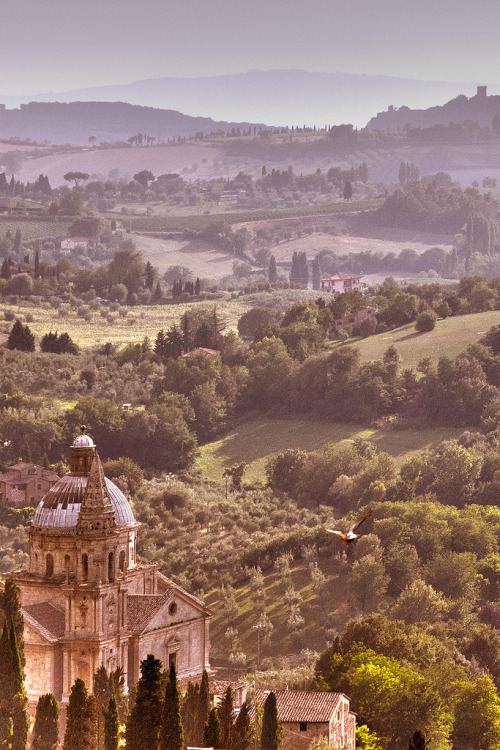 Tuscany, Italy (by Renaudj)