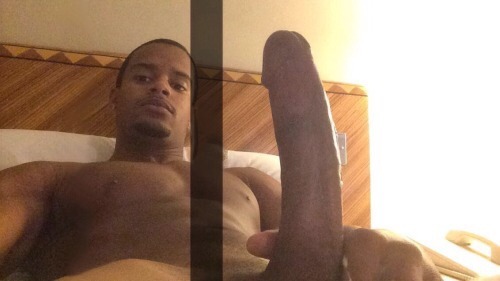 mxxxdboi:  darrick-24:  Beautiful muscular sexy gorgeous body. Lovely black juicy