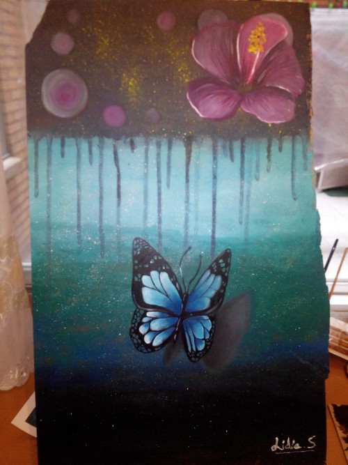 These days I’m into butterflies and I just keep painting them :)