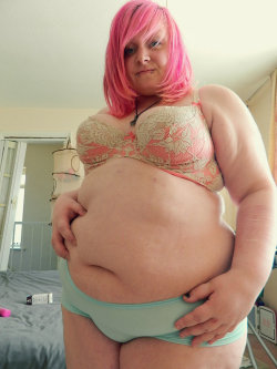 joodleeatsrainbows:  I don’t have a witty capture. I felt like posting pictures of my new bra’s.