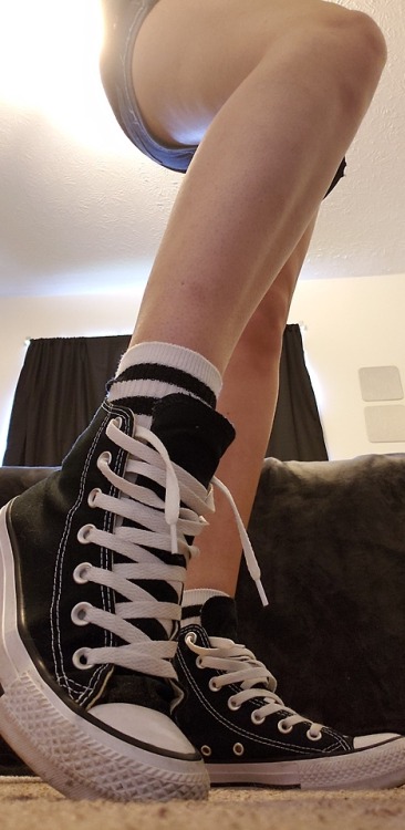 kawaiigiantess:Cute socks. Cute shoes. Cute giant girl. What’s not to worship? I mean love. Wh