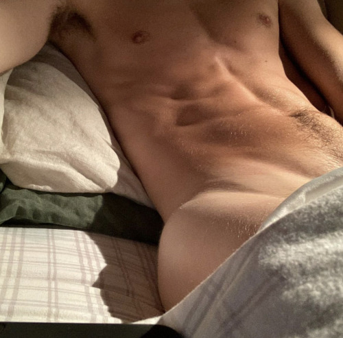 Troye Sivan Posting This Is Making Me Hot And Bothered