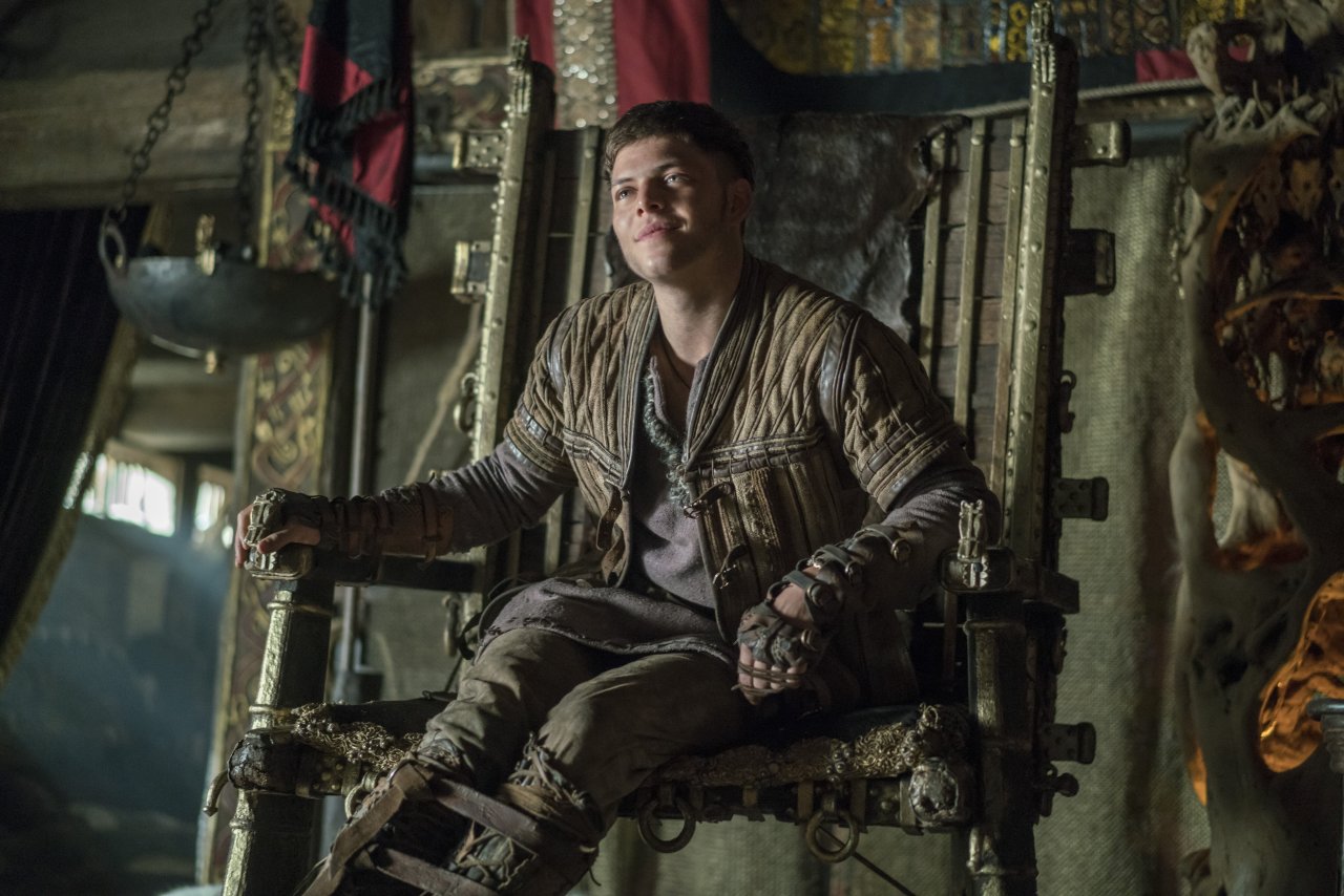 Ivar the Boneless… heir to his father’s cunning, his mother’s beauty, as well as bearing the burden of so many of their flaws and mistakes.
Gorgeous still from 4x12 “The Vision.”