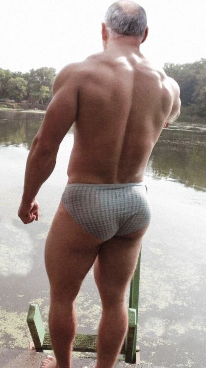 chiquitin57:  Dioooooos como me gusta.  😛