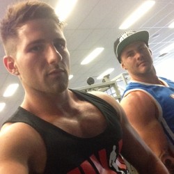 motdrobert2:  Follow me for Hot Guys, Str8