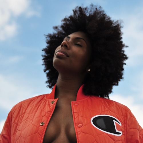 daliyahzanaee:onhershit:Head in the clouds but I’m focused: @tinapphotoHair goals