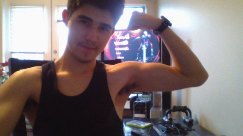 goddamnthiscursedironfist:  I believe my muscles are coming up quite nicely~  SHOW OFF!!