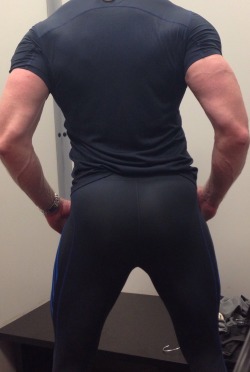 submusclefaggot:  Trying on new gear.