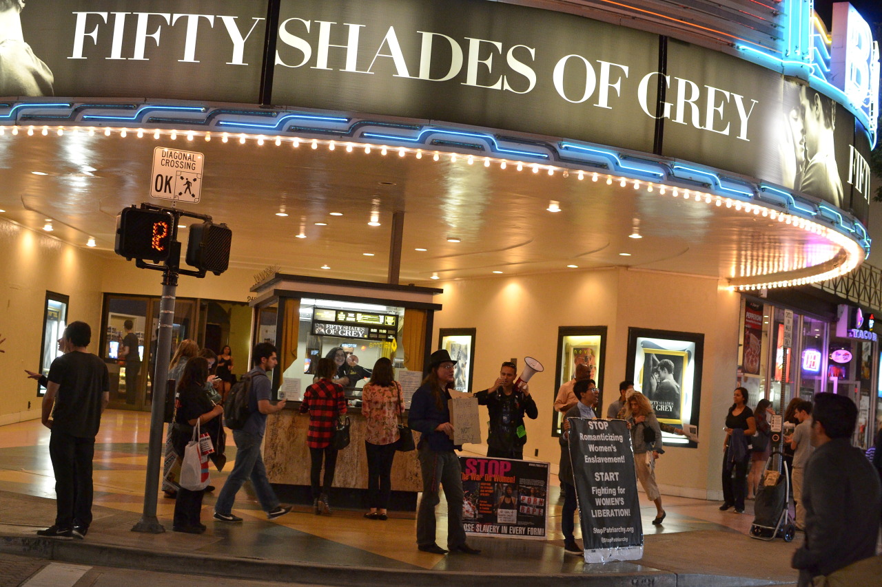 2003rapvideo:  stoppatriarchy:Protesters join #StopPatriarchy in #LosAngeles to say