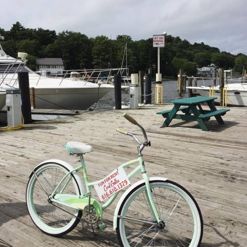 Fancy a bike ride with a break in the rain? Love that dreamy color!#bicyclelove #boating #lakelife