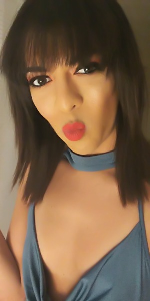 kendrasinclaire:Figuring out bangs. Hope you like this hairstyle! 😀