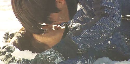 Koreans Kissing