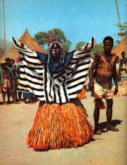 a&ndash;fri&ndash;ca:  Masque cérémonial N’zo Guinée, 1967 (Delcampe) 