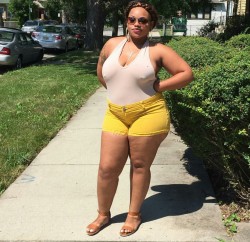 Thick women/ BBWs