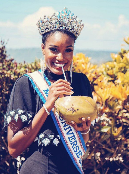 the-sweet-life-ja: CONGRATULATIONS TO OUR MISS UNIVERSE Miss Davina Bennett received the second runner-up title on Sunday (26.Nov.17) night in the Miss Universe 2017 competition but she won the hearts of many around the world which really is the ultimate
