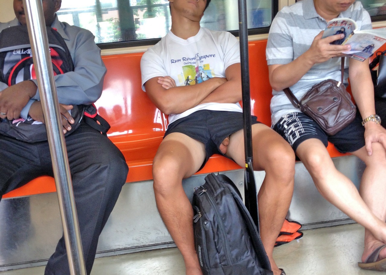 cutemalelegs:  How hoooot is this?