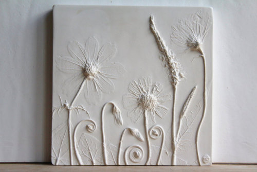 Exquisite Plaster Tiles Capture the Delicate Beauty of Blooms Enjoy the beautiful details 