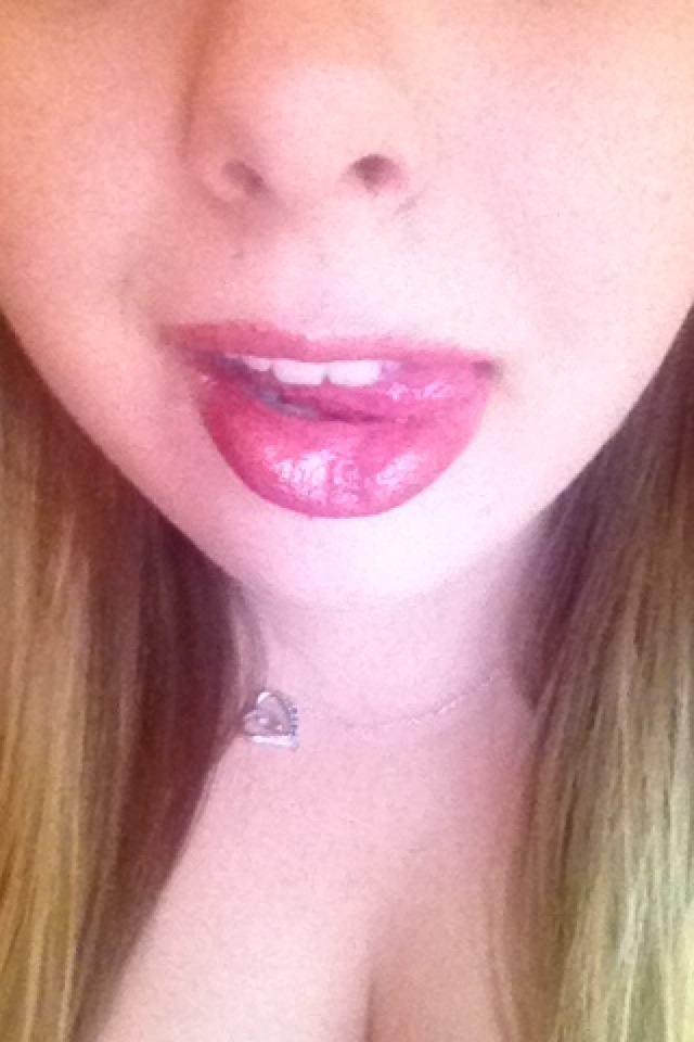 somethingsarehardtoadmit:  My mouth isn’t only good for taking picture (;  Enjoy