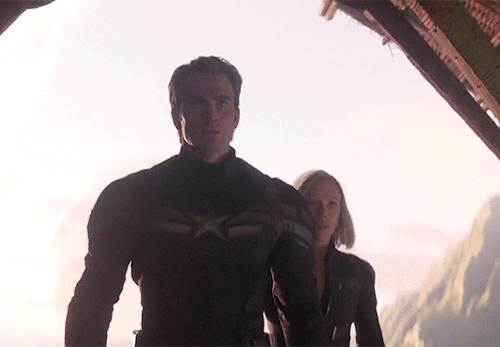 dailystevegifs:Steve and Natasha + after facing the Black Order in Avengers: Infinity War (2018) and
