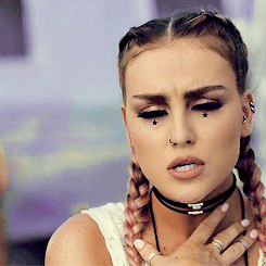 leighsroyalty:  This is a shout out to my ex.  Heard he in love with some other chick,yeah