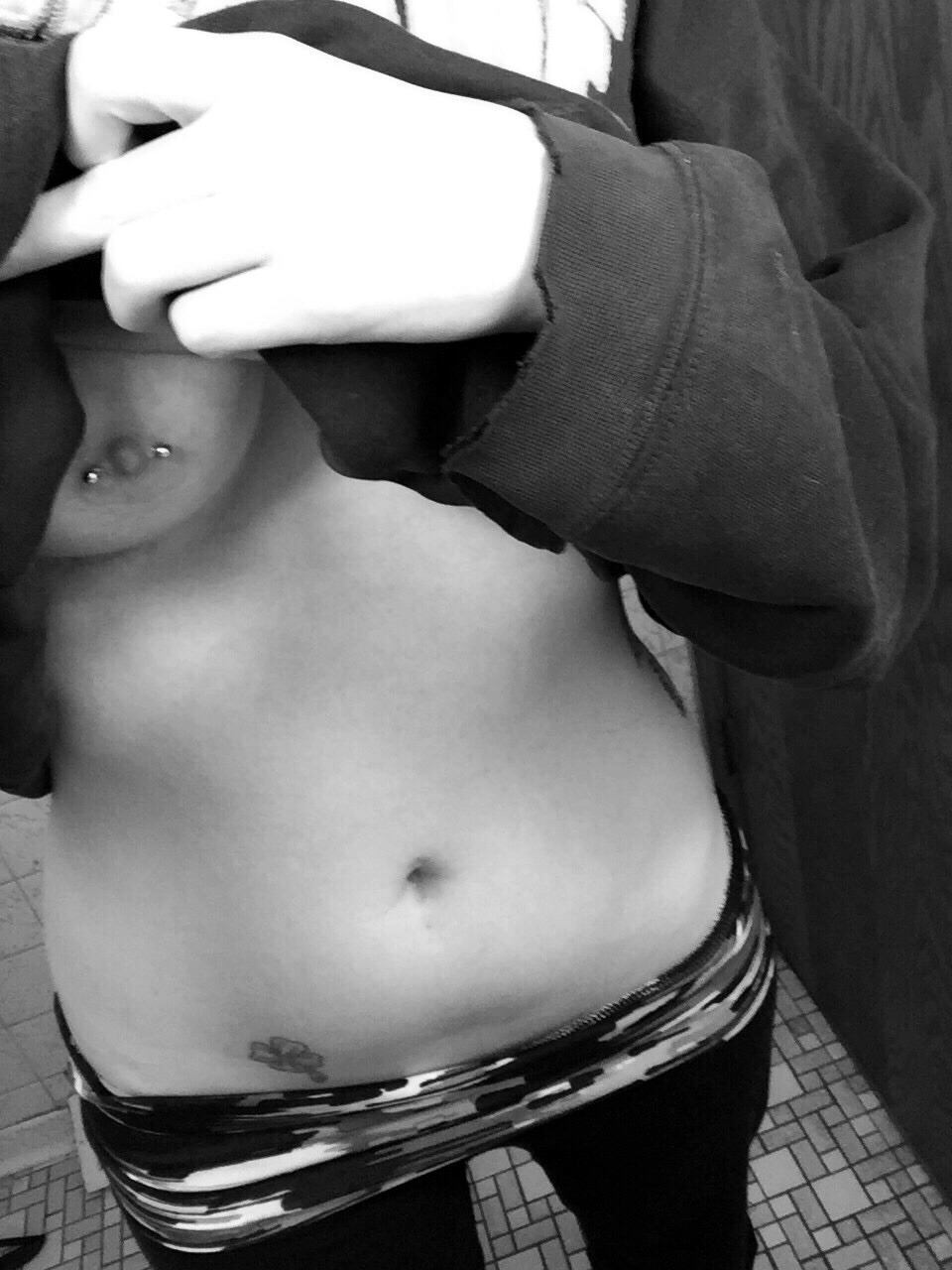 blunttcuntt:  Peek-a-boob