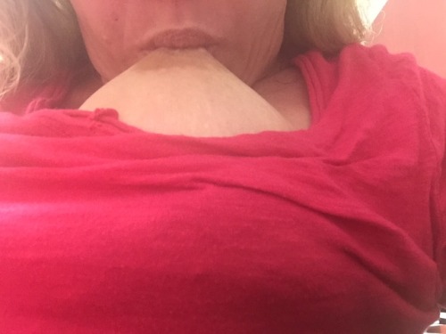 bimbo-in-training:🔥🔥🔥 @joyfulpeanutcollectionfan, this is a great group of pics and just wow!! Those nips must be the envy of all the women you know!! Thanks for joining in on braless and princess plug Friday!!! 🐇