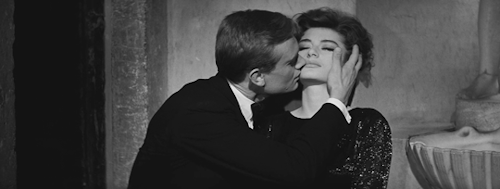 juliette-binoches:La Dolce Vita, 1960, Dir. Federico Fellini