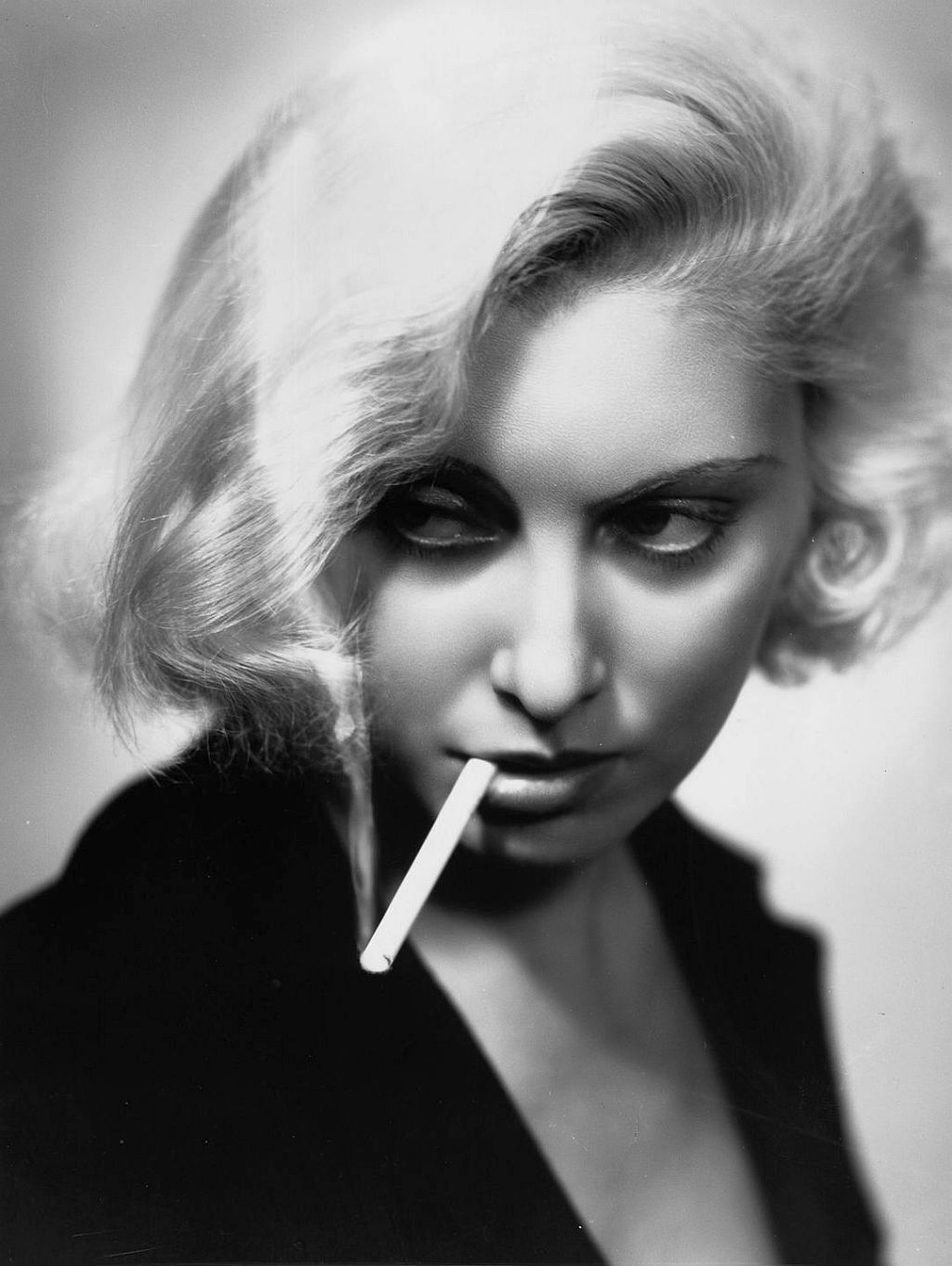 radianttruths:
“Frances Day, 1935 (Sasha/Getty Images)
”