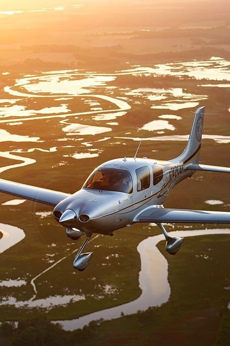 gentlemansessentials:  Fly Private  Gentleman’s Essentials
