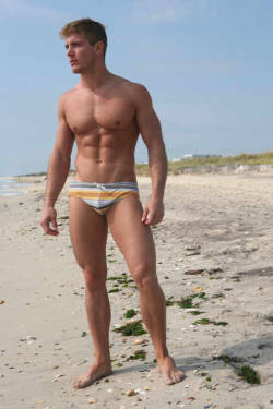 hotbloodedmen:  Hot enough for your screen?   Follow HotBloodedMen for more! http://hotbloodedmen.tumblr.com  DM me anything!