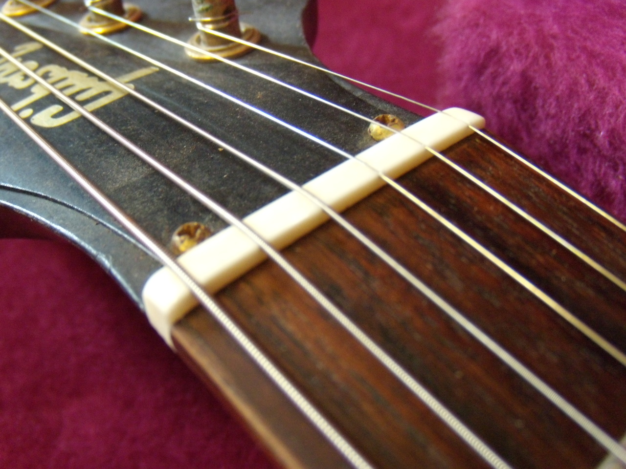 Gibson Firebird ギブソン ファイヤーバード リフレットナット交換