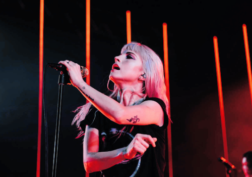 hayleywilliamsdaily:london, england @ royal albert hall 06/19 (x)