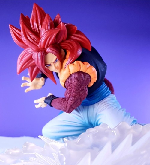 &ldquo;Fuuuuu&ndash;sion&mdash;HAAAAA!&rdquo; In these shots: Dragonball GT Figure:R