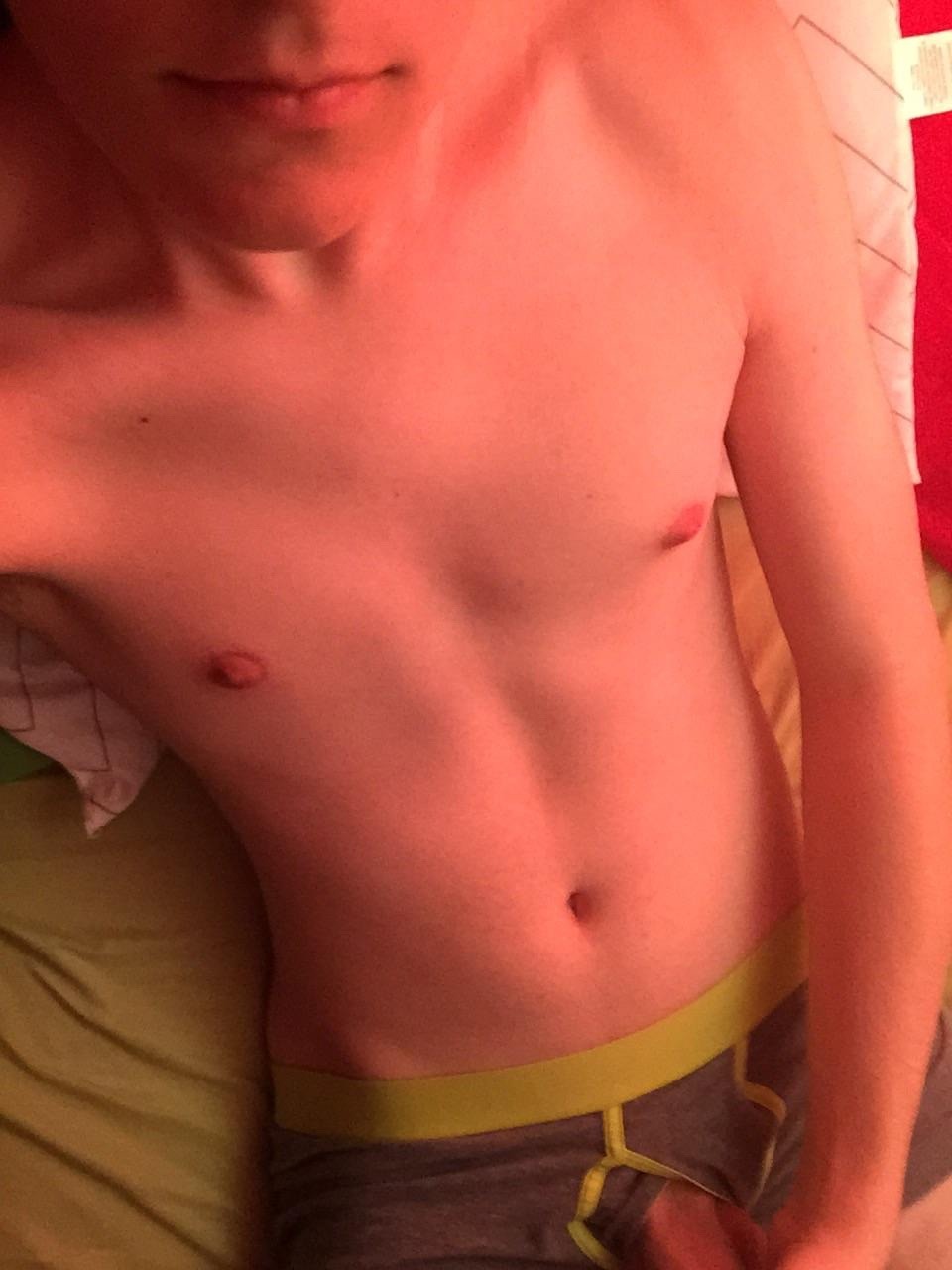 macs-daddyson:Morning wood