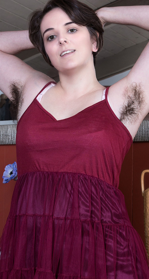 lovemywomenhairy:I never cease to be amazed at the magnificence of the hair on Harley’s