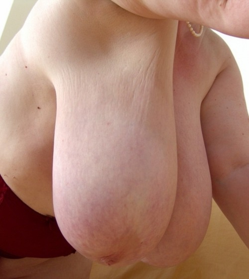 heavyandhanging:  40kk:  Num num  perfect porn pictures