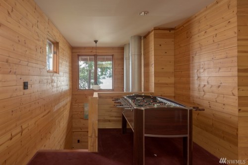 $1,300,000/2 br/2800 sq ft + treehousePoulsbo, WA built in 1961