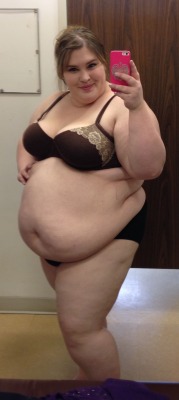 cakeassassin:  Change room fatty.