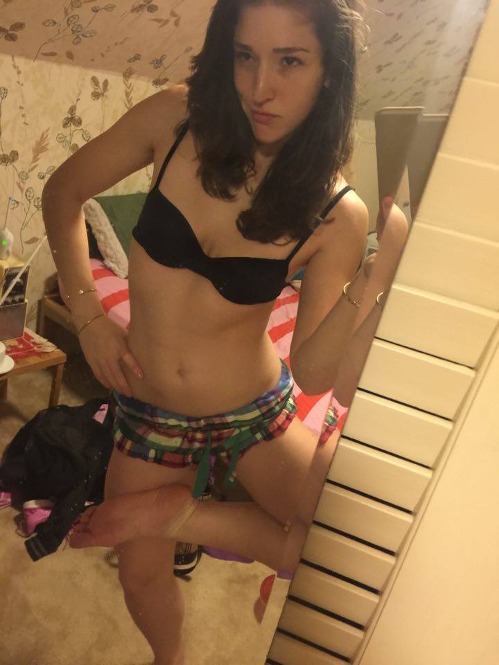 feetzone:  melanieteensoles:  Hey Guys, I signed up for this Christmas Contest through