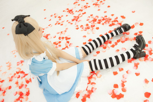 Alice in Wonderland - Alice Liddell (usakichi) 1-2